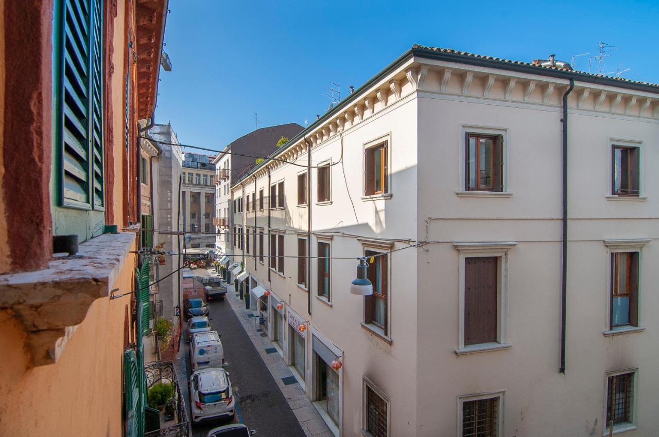 Il Cuscino Di Giulietta - 2 Min From Arena Apartment Verona Exterior photo