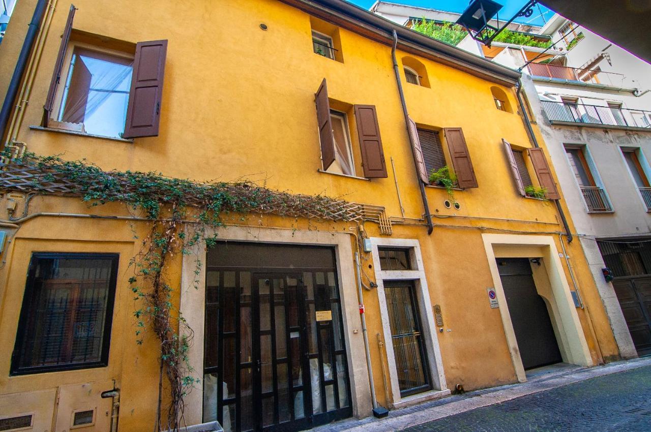 Il Cuscino Di Giulietta - 2 Min From Arena Apartment Verona Exterior photo